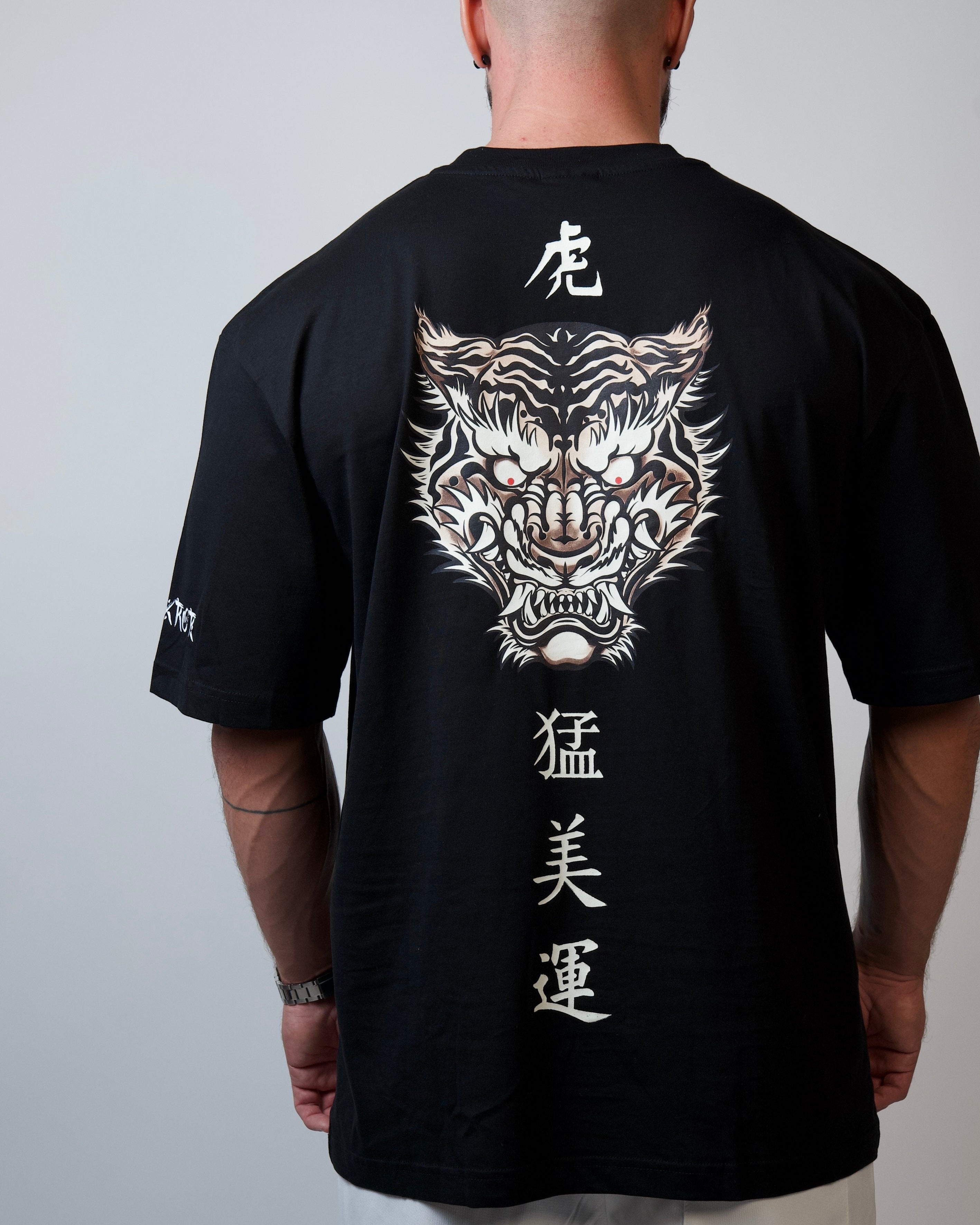 OVERSIZED TIGER TEE
