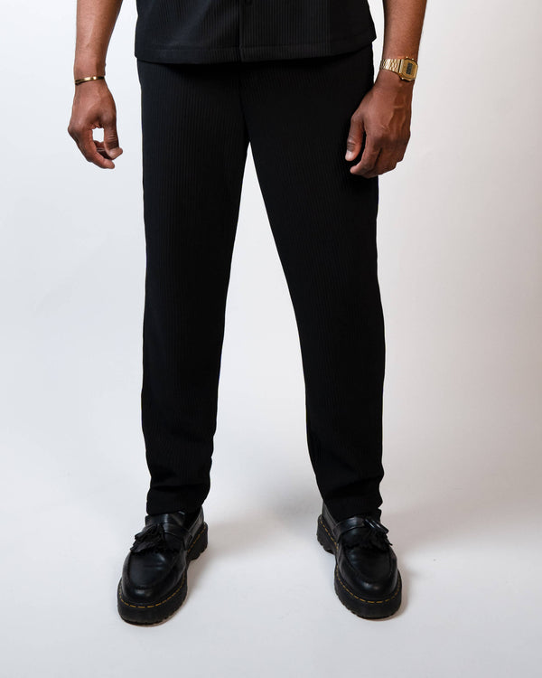 NOIR PLISSÉ – Pantalon