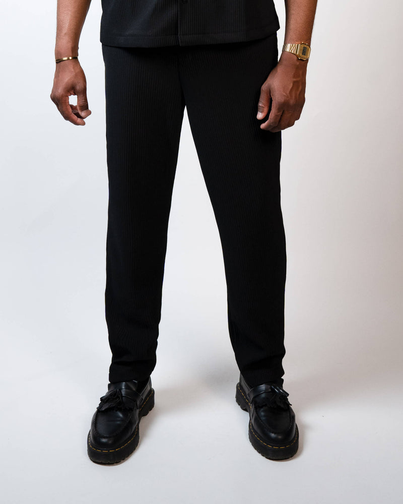 NOIR PLISSÉ – Pantalon